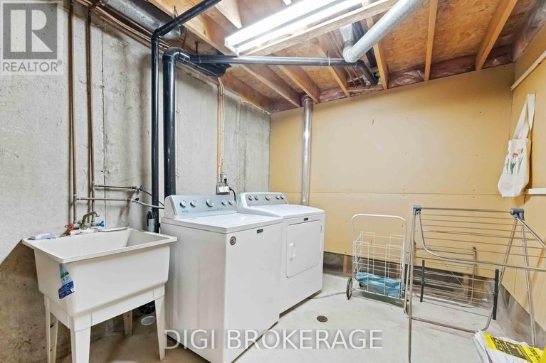 28971569/28-710-coronation-avenue/riverview-park/ottawa/ontario/K1G4G7_27
