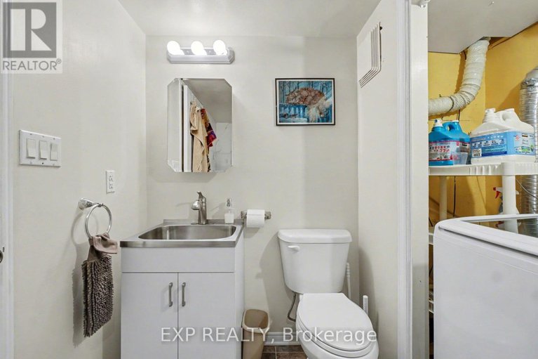 29430598/381-dominion-street-s/alexandria/north-glengarry/ontario/K0C1A0_14