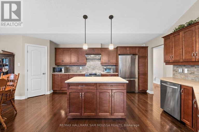 29614140/631-robert-hill-street/almonte/mississippi-mills/ontario/K0A1A0_18