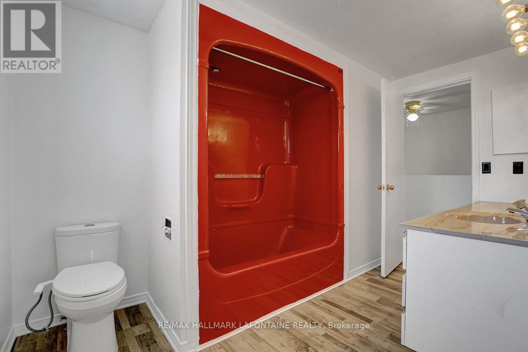 29381191/6128-vineyard-drive/convent-glen/ottawa/ontario/K1C2N6_35