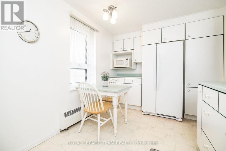 29662214/701-1356-meadowlands-drive-e/borden-farmstewart-farmcarleton-heightsparkwood-hills/ottawa/ontario/K2E6K6_13