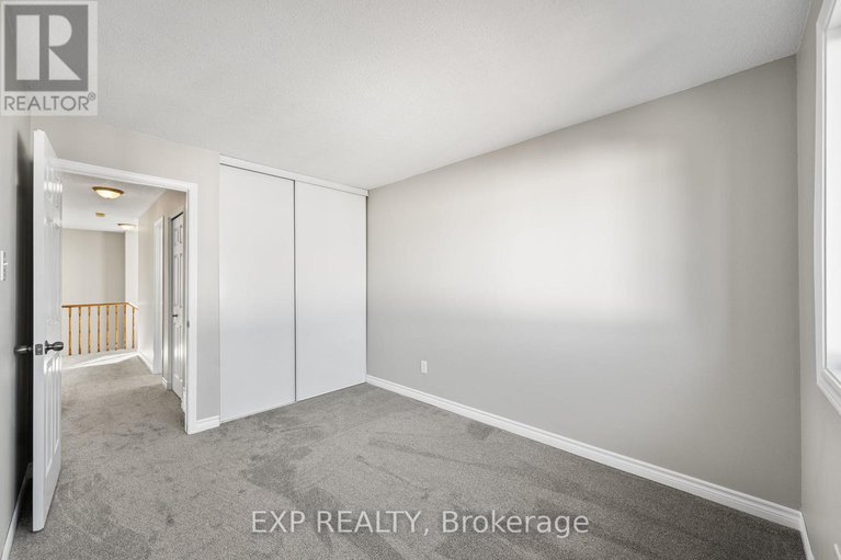 29243224/32-peacock-crescent/cedargrovefraserdale/ottawa/ontario/K2J3P6_24