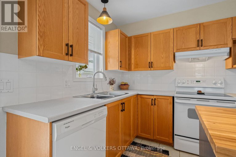 29341438/126-whalings-circle/stittsville-central/ottawa/ontario/K2S1S4_8