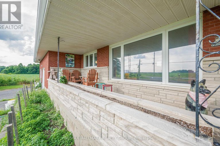 28615407/6050-old-richmond-road/south-of-fallowfield-road/ottawa/ontario/K0A2Z0_30