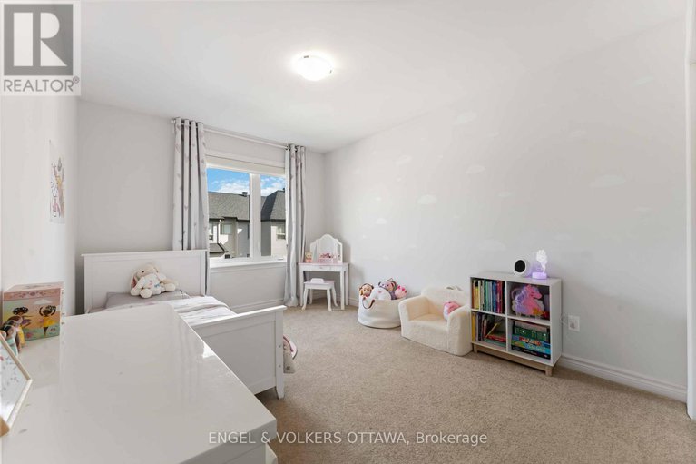 29006127/781-cairn-crescent/mer-bleuebradley-estatesanderson-park/ottawa/ontario/K1W0P7_33