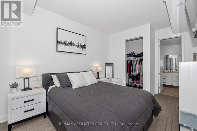 28545690/1807-111-champagne-avenue-s/west-centre-town/ottawa/ontario/K1S5V3_15