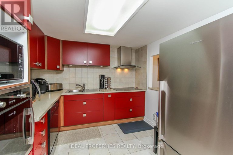 28573644/809-100-grant-carman-drive/borden-farmstewart-farmcarleton-heightsparkwood-hills/ottawa/ontario/K2E8B8_21