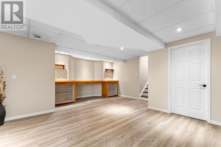 28985818/14-panandrick-view-drive/rural-kanata-central/ottawa/ontario/K2W1A5_30