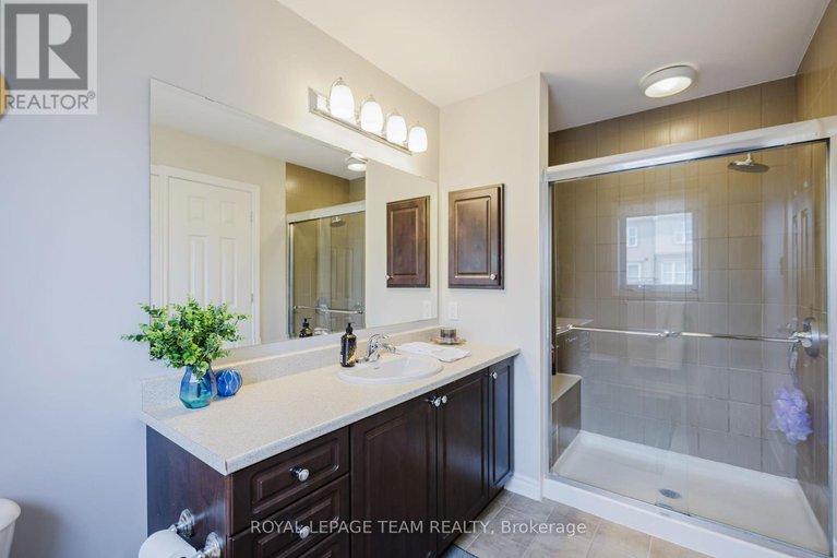 28687111/121-mancini-way/strandherd/ottawa/ontario/K2J5X3_23