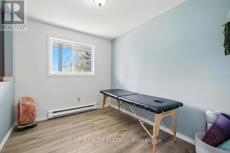 28692908/3333-white-spruce-street/osgoode/ottawa/ontario/K0A2W0_14