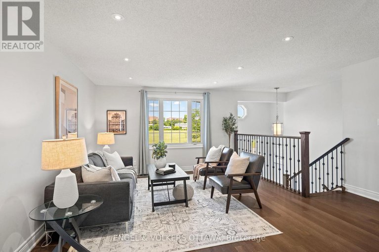 28613590/20-assiniboine-drive/borden-farmstewart-farmcarleton-heightsparkwood-hills/ottawa/ontario/K2E5R7_4