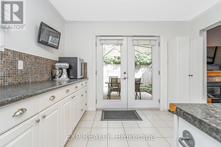 28595506/18-hawley-crescent/bridlewood/ottawa/ontario/K2M1T3_8