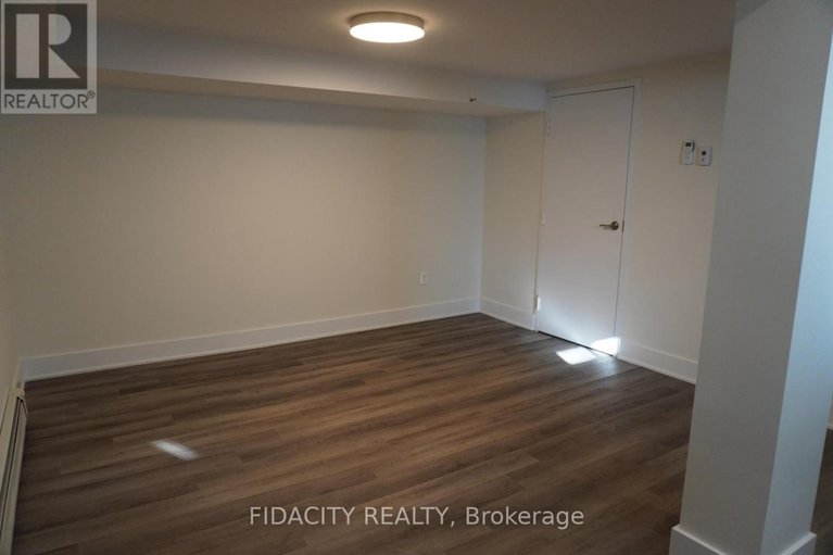 28516012/1030-maitland-avenue/braemar-park/ottawa/ontario/K2C2B6_38
