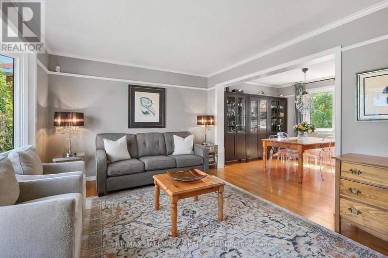 28610076/1352-baden-avenue/emerald-woodssawmill-creek/ottawa/ontario/K1T1V7_6