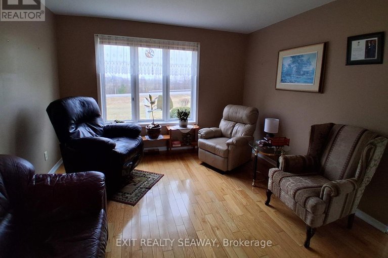 29541382/5514-county-road-16-road-n/iroquois/south-dundas/ontario/K0E1K0_17