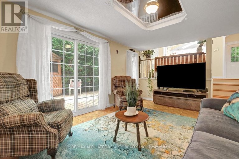 28855277/2-wedgewood-crescent/blackburn-hamlet/ottawa/ontario/K1B4B4_8