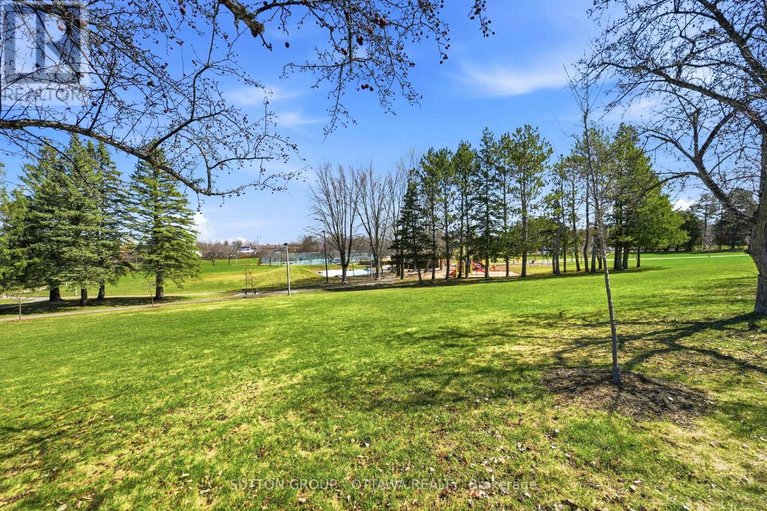 29633973/110-pigeon-terrace/hunt-clubwestern-community/ottawa/ontario/K1V9H7_49