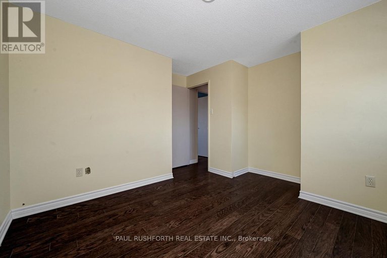 29431778/518-20-chesterton-drive/borden-farmstewart-farmcarleton-heightsparkwood-hills/ottawa/ontario/K2E6Z7_21