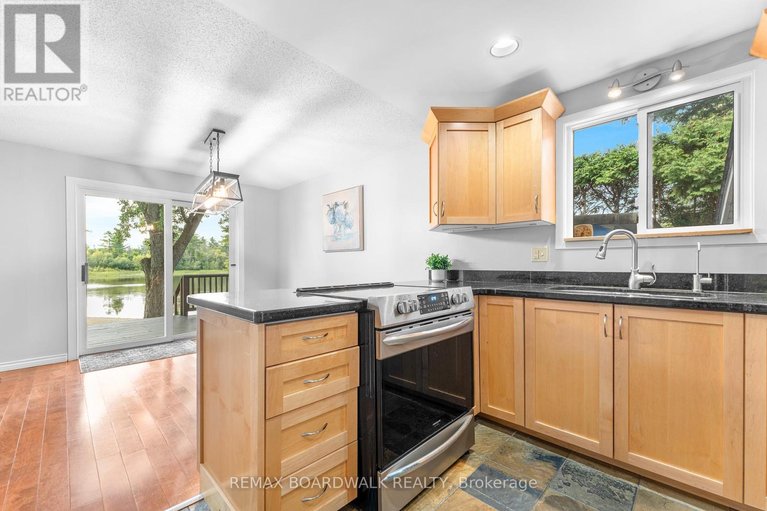 29613575/1278-bayview-drive/constance-bay/ottawa/ontario/K0A3M0_16