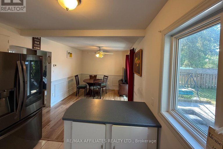 28764213/295-pintail-terrace/chatelaine-village/ottawa/ontario/K1E1Z9_10