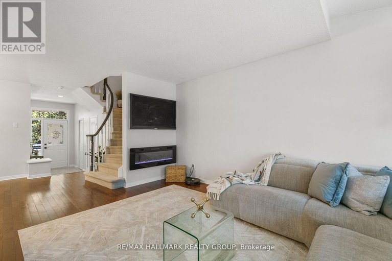 28990244/31-saddlesmith-circle/emerald-meadowstrailwest/ottawa/ontario/K2M2Y8_4