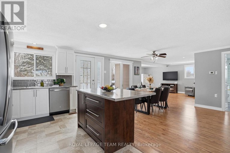 29354963/250-pattee-road/champlain-twp/champlain/ontario/K6A2R2_4