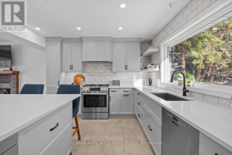 29099077/7-gagnon-court/beaverbrook/ottawa/ontario/K2K1A7_10