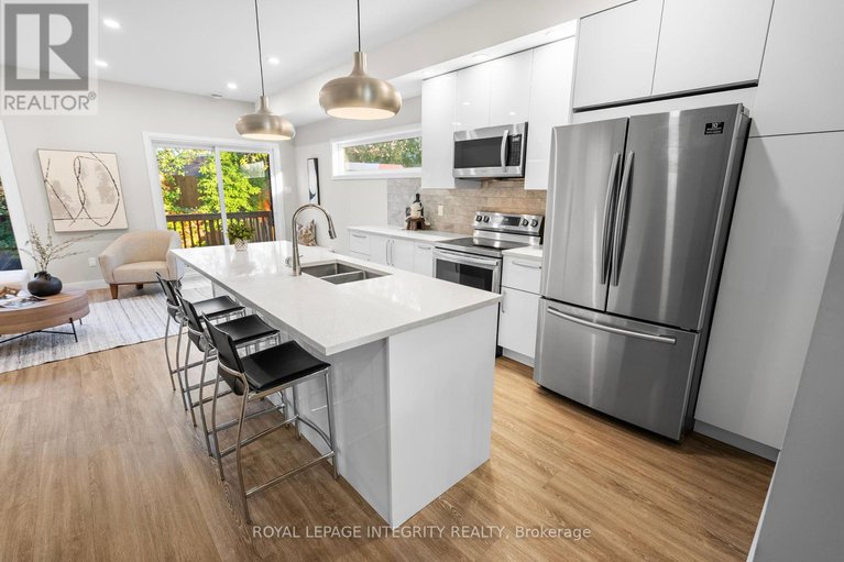 28968738/a-b-247-granville-street/vanier/ottawa/ontario/K1L6Z3_3