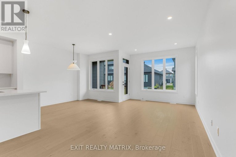 29349267/937-cologne-street/embrun/russell/ontario/K0A1W0_8