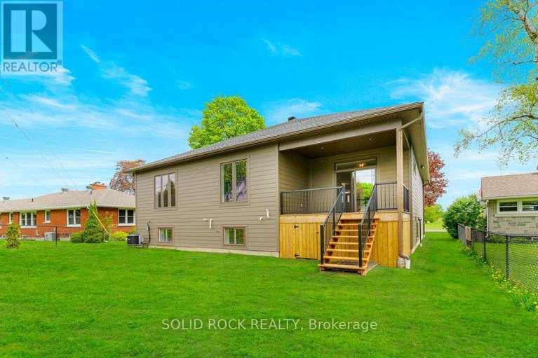 28351753/30-lakeview-drive/iroquois/south-dundas/ontario/K0E1K0_41