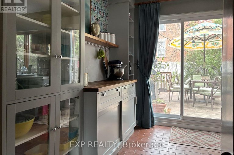 29677911/145-blackburn-avenue/sandy-hill/ottawa/ontario/K1N8A6_12