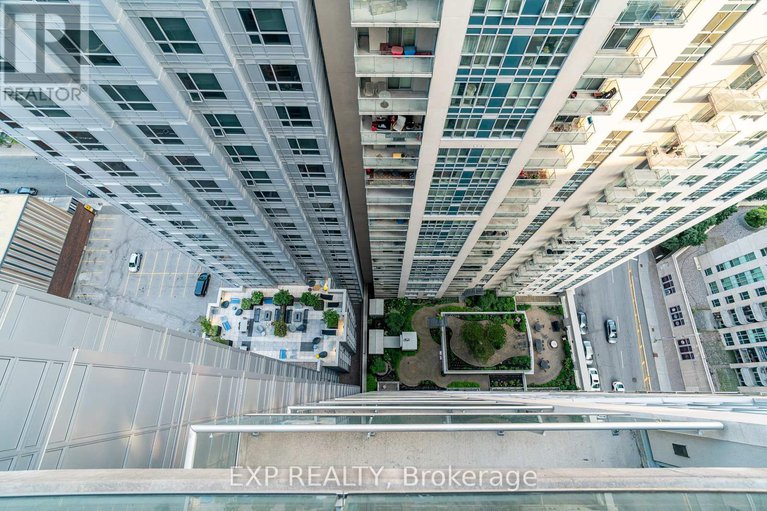 29234792/2606-242-rideau-street/sandy-hill/ottawa/ontario/K1N0B7_27