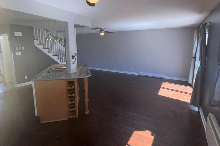 29658665/87-grady-crescent/sheahan-estatestrend-village/ottawa/ontario/K2H5S2_4