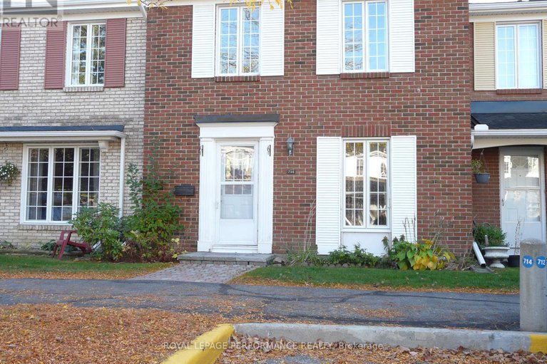 28983917/714-shefford-court/beacon-hill-north/ottawa/ontario/K1J6X3_1