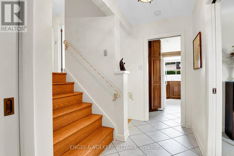 28490167/436-crestview-road/alta-vistafaircrest-heights/ottawa/ontario/K1H5G9_5