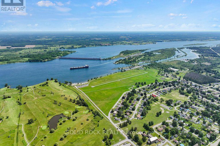 28739102/9-billings-avenue-w/iroquois/south-dundas/ontario/K0E1K0_17