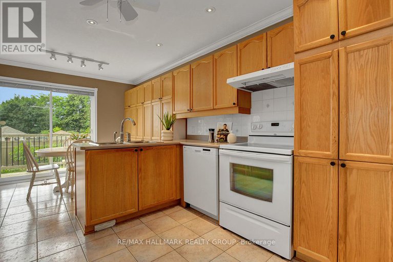 28882866/1166-ambercrest-street/carson-grove/ottawa/ontario/K1J1B2_14