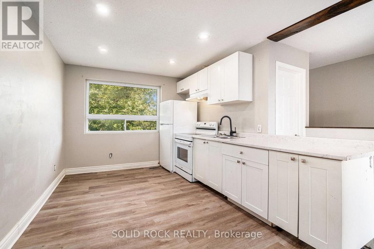 28813427/1432-leigh-crescent/carson-grove/ottawa/ontario/K1J8E4_15