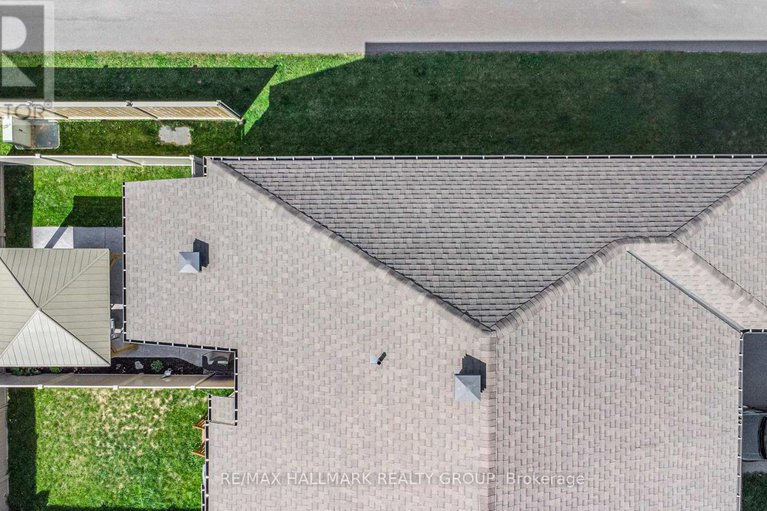 28862057/754-cairn-crescent/mer-bleuebradley-estatesanderson-park/ottawa/ontario/K1W0P4_9
