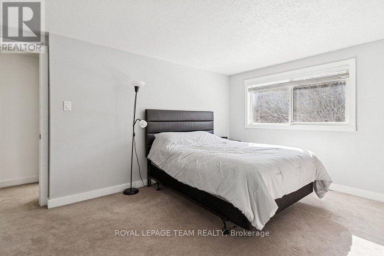 29406078/109-15b-forester-crescent/westcliffe-estates/ottawa/ontario/K2H8Y1_18