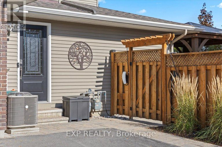 29294454/18-ivylea-street/craig-henrywoodvale/ottawa/ontario/K2G4X5_47