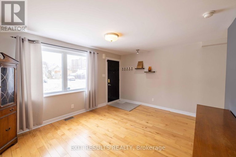 28607259/292-richelieu-avenue/vanier/ottawa/ontario/K1L6K3_8