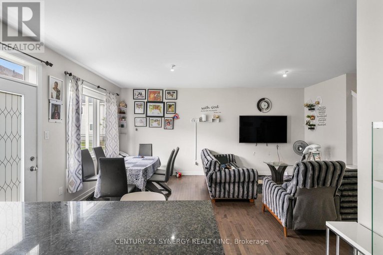 28443285/617-chillerton-drive/half-moon-bay/ottawa/ontario/K2J6X8_8