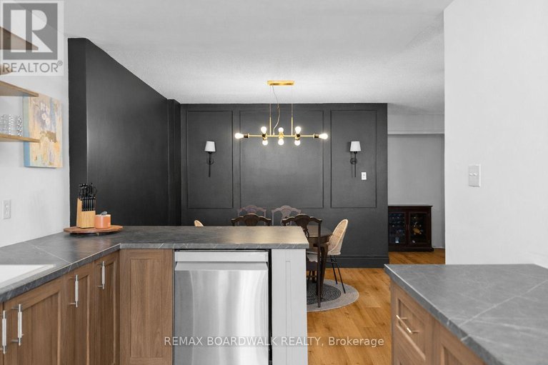 29576732/567-latour-crescent/fallingbrookgardenway-south/ottawa/ontario/K4A1P3_12