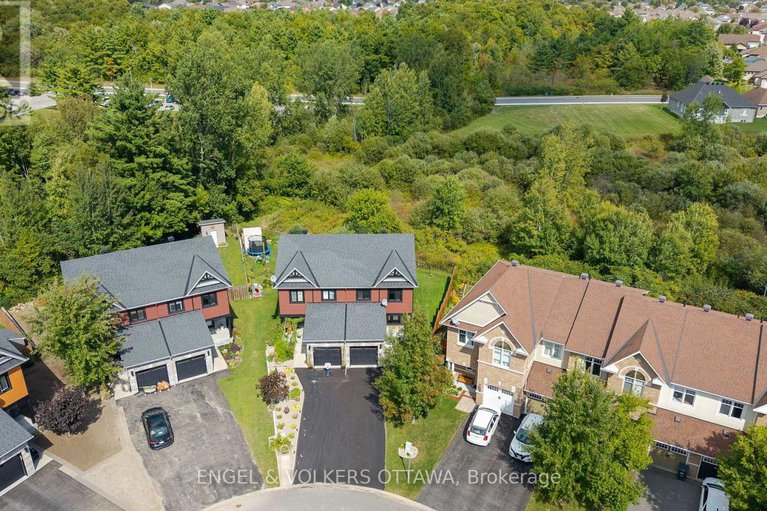 28882632/2269-marble-crescent/town-of-rockland/clarence-rockland/ontario/K4K0H1_32