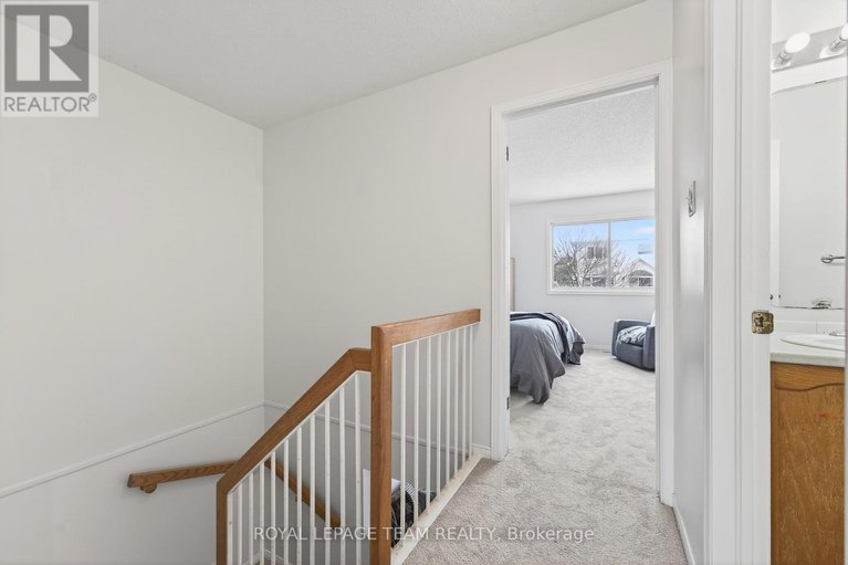 29305837/37-flowertree-crescent/emerald-meadowstrailwest/ottawa/ontario/K2M2R8_30