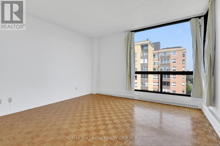 28666864/9a-400-laurier-avenue-e/sandy-hill/ottawa/ontario/K1N8Y2_28
