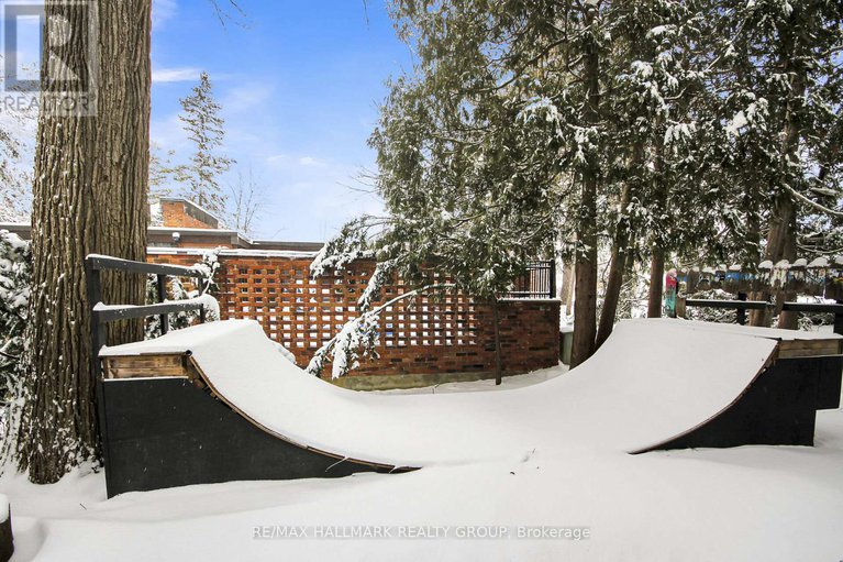 28150348/10-qualicum-street/bruce-farmgraham-parkqualicumbellands/ottawa/ontario/K2H7G8_48