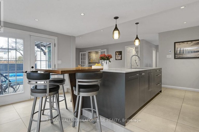 29593961/1288-turner-crescent/bilberry-creekqueenswood-heights/ottawa/ontario/K1E2Y4_14