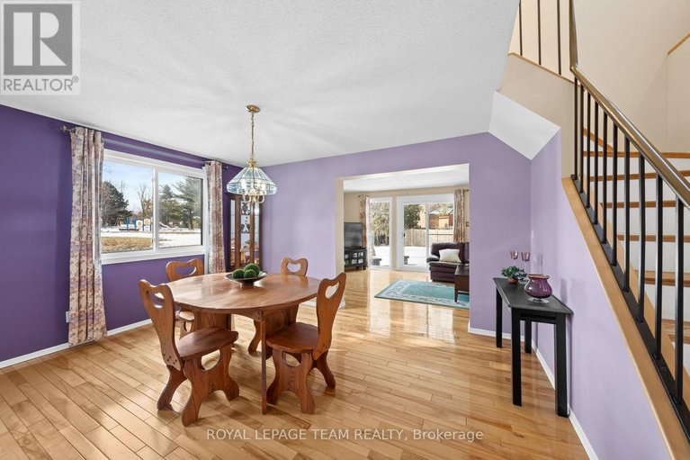 29528720/7942-decarie-drive/orleans-wood/ottawa/ontario/K1C2K3_3